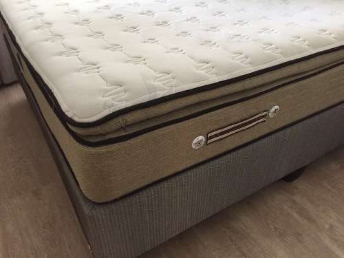 Sealy Posturepedic Queen Bed Set