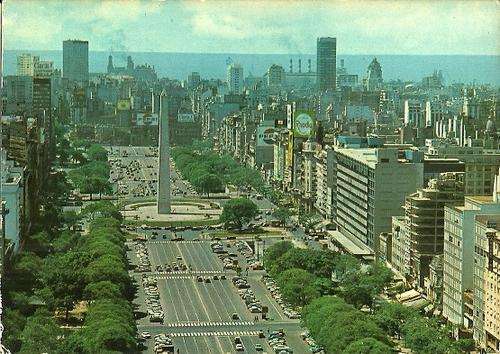 Avenida 9 de Julio, Buenos Aires - Argentina Postcard