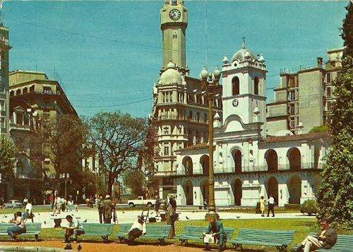 Plaza de Mayo y Cabildo, Buenos Aires - Argentina Postcard