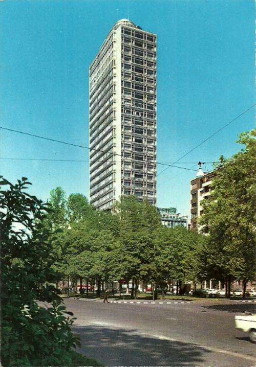 Skyscraper of Republic Square, Milan - Italy Postcard