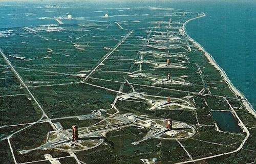 John F. Kennedy Space Center ( N.A.S.A. ) , Launch Site of American Astronauts - USA Postcard