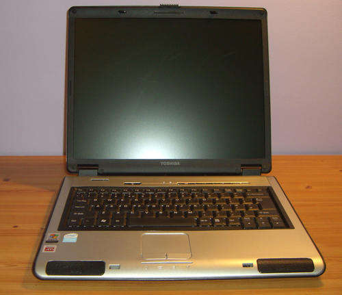 Toshiba L100 Laptop * For Spares *