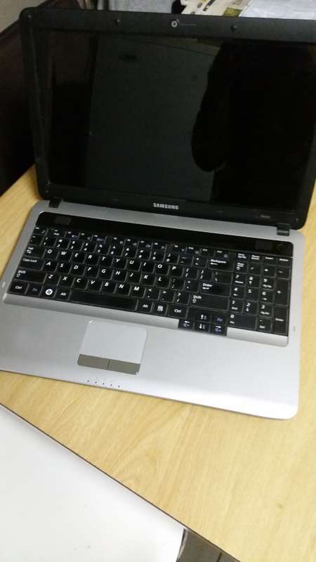 Samsung RV510 Laptop (Good condition, free shipment)