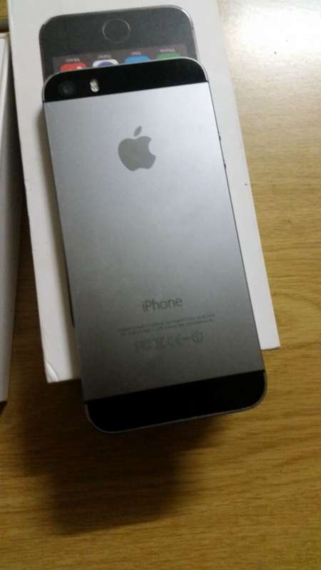 Apple iPhone 5s 16gb Space Grey (Very good cond., free shipping)