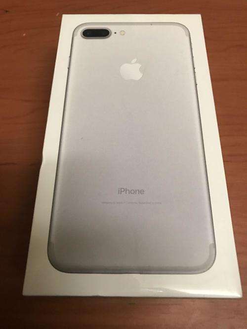 Apple iPhone 7 Plus 32 GB Silver (Good condition with box, charger & earpods + guarantee)