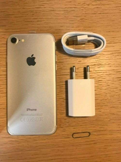 Apple iPhone 7 32 GB Silver (Excellent Condition)