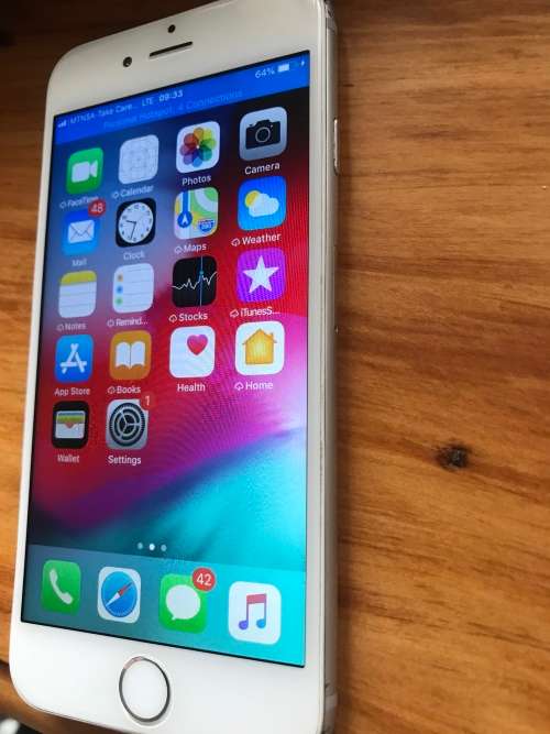 Apple iPhone 6 16 GB Silver (Good condition incl. charging cable, cover and new screen protector)