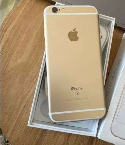 Apple iPhone 6S 64gb Gold 98% battery health (Like new with box and charging cable)