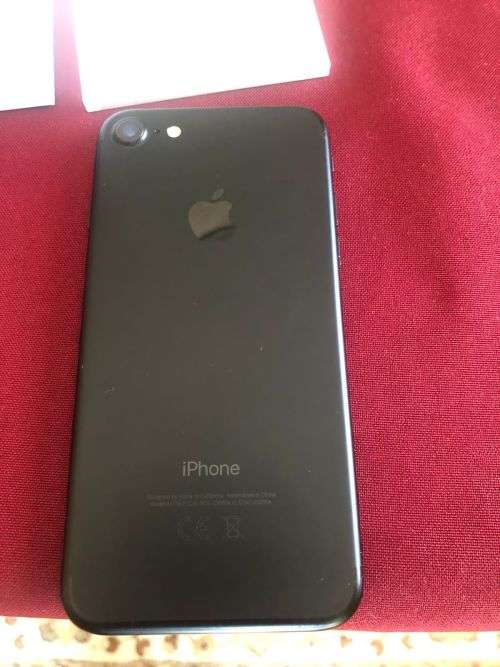 Apple iPhone 7 32GB Matte Black (Excellent condition with original box and charger - 83% battery)