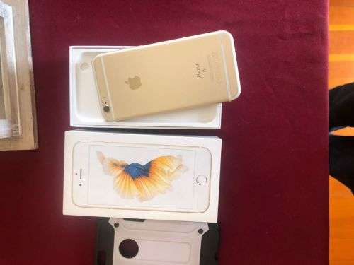 Apple iPhone 6S 64gb Gold 98% battery health (Like new with box and charging cable)