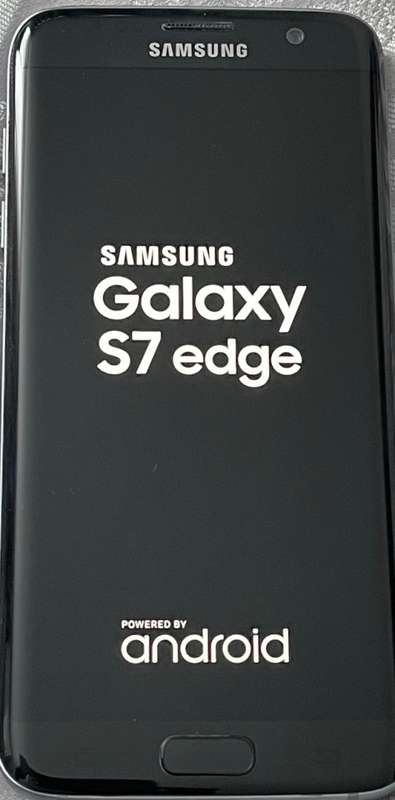 Samsung Galaxy S7 Edge 32GB Black Onyx (Very good condition with original box and charger)