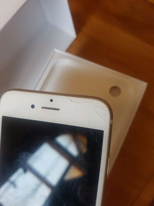 Apple iPhone 6S 16GB Gold (Good condition but small crack on top right - box + charging cable incl)