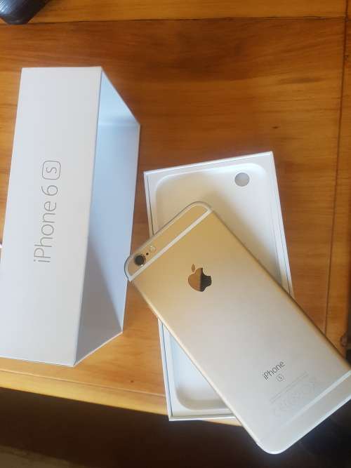 Apple iPhone 6S 16GB Gold (Good condition but small crack on top right - box + charging cable incl)