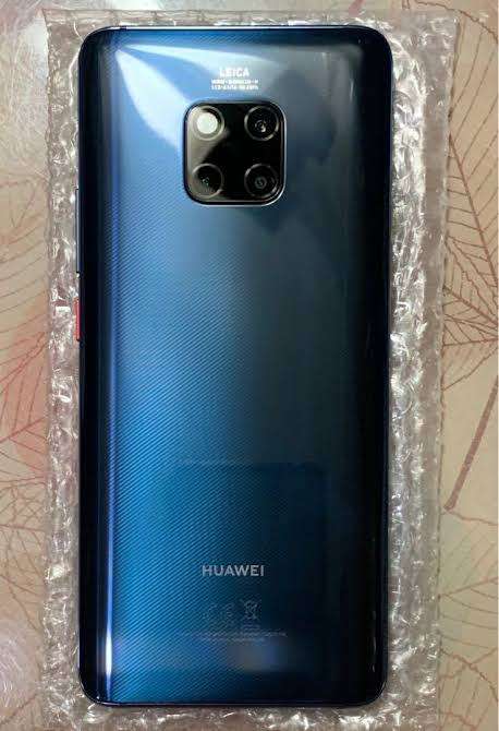 Huawei Mate 20 Pro 128GB Twilight (Excellent condition with box, charger and covers)