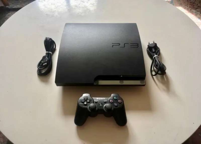 Sony PlayStation 3 Slimline PS3 320GB with 1 controller & game (good condition)