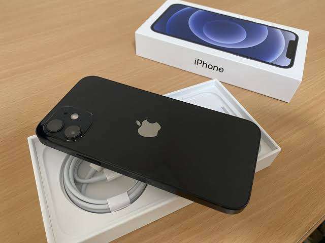 Apple iPhone 12 128GB space grey (excellent condition with box)