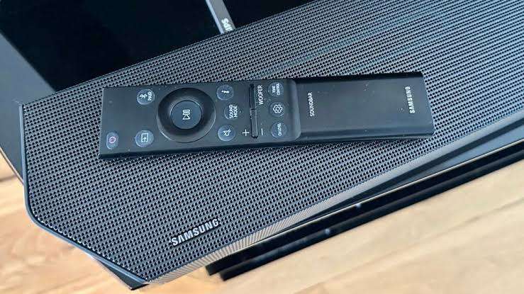 Samsung Q600C soundbar 5.1 DOLBY ATMOS (very good condition)