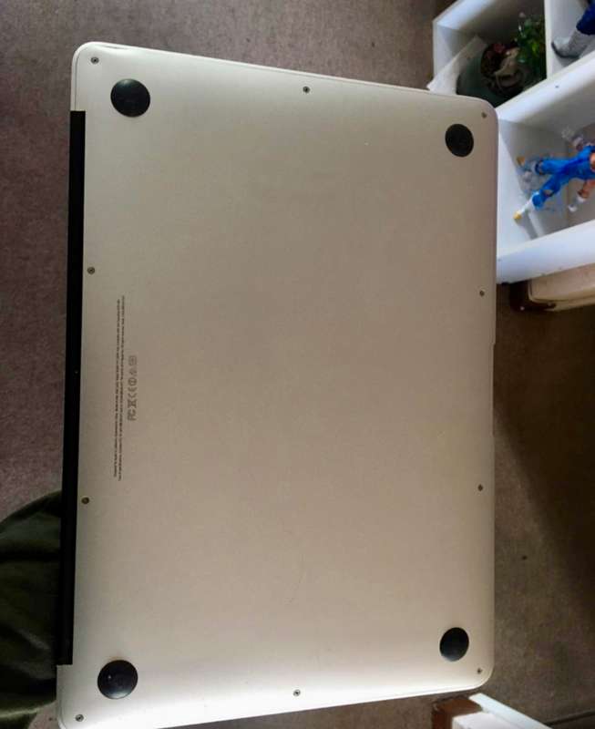 Apple MacBook Air 2013 Core-i5 (Good condition)
