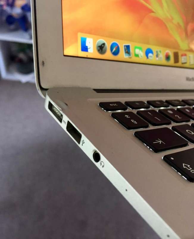 Apple MacBook Air 2013 Core-i5 (Good condition)