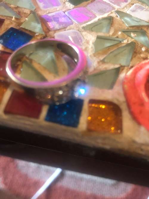 Ladies diamond ring