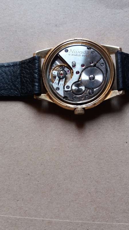 Nivada Discus, manual winding watch