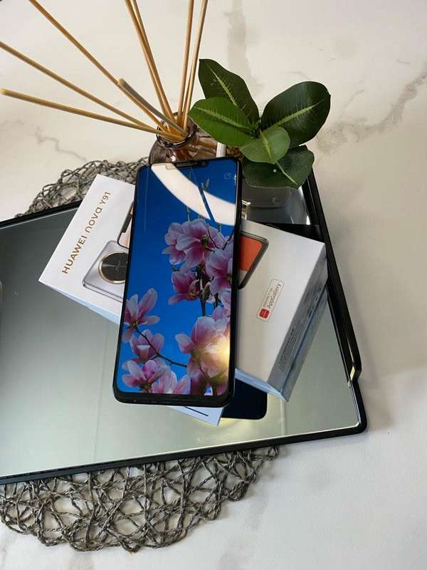 Huawei Nova Y91