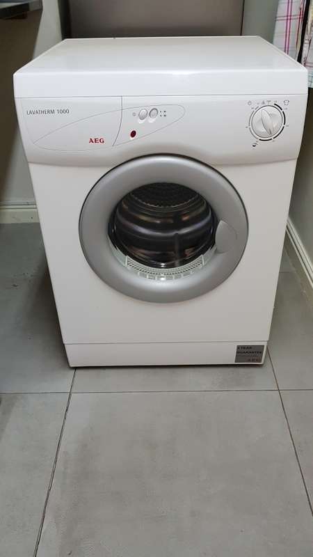 AEG LAVATHERM 1000 TUMBLE DRYER IN GOOD WORKING ORDER AND AS NEW