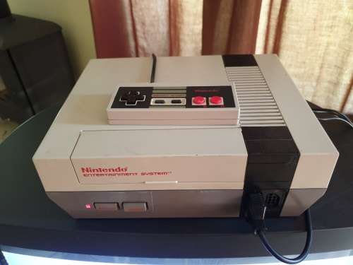 ORIGINAL 1985 NINTENDO NES ENTERTAINMENT SYSTEM