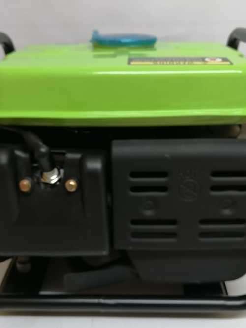 Petrol Generator 750W(2 stroke) - Run small appliances( TV, Fridge and light)