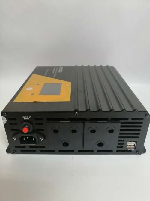 1000W 12V Inverter with charger