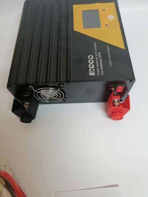 1000W 12V Inverter with charger