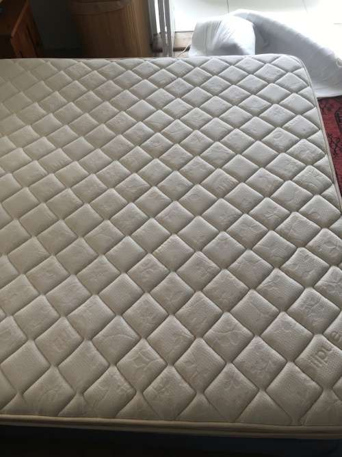 Queen Size Serta Altieri Mattress and Base