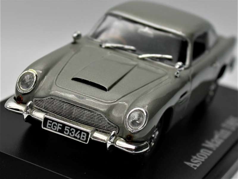Altaya Austin FX4 London Taxi 1965 & Atlas Editions Aston Martin DB5