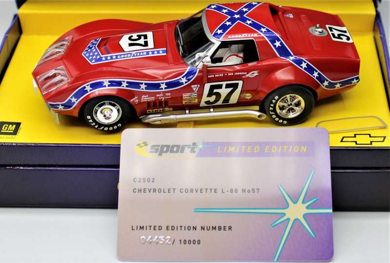SCALEXTRIC - TWO Limited Editions - Chevrolette Corvette L-88 & Opel Vektra GTS V8