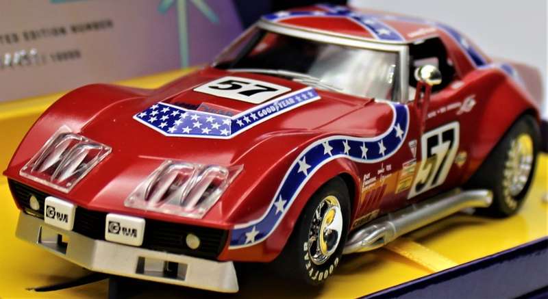 SCALEXTRIC - TWO Limited Editions - Chevrolette Corvette L-88 & Opel Vektra GTS V8