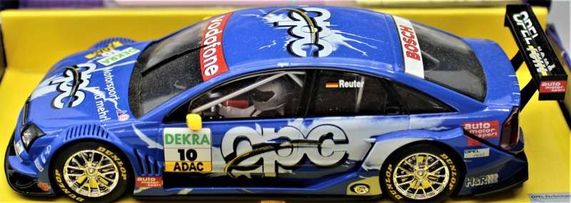 SCALEXTRIC - TWO Limited Editions - Chevrolette Corvette L-88 & Opel Vektra GTS V8