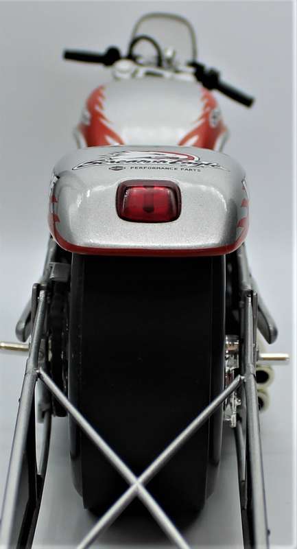ERTL Racing Champions - 1:9 Harley Davidson Screamin Eagle / Vance & Hines NHRA Pro Stock Bike