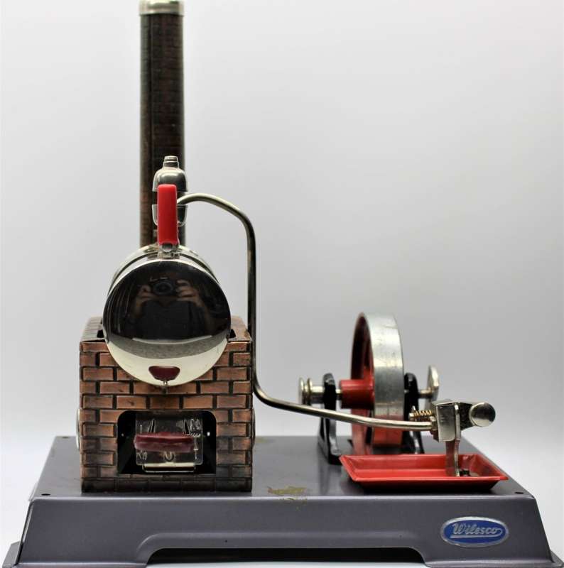 Wilesco D5 Working Steam Engine with Box