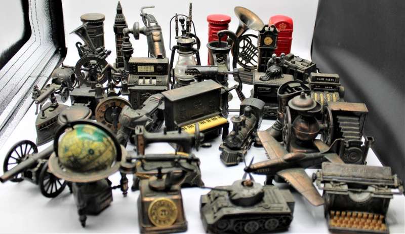 35x Nice Variety of Vintage Metal, Novelty Pencil Sharpeners