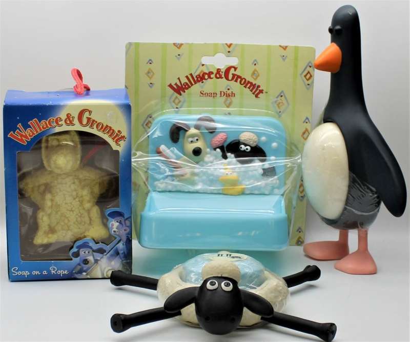Wallace & Gromit - Soap Dish, 2x Soap & holder & Soap-On-A-Rope