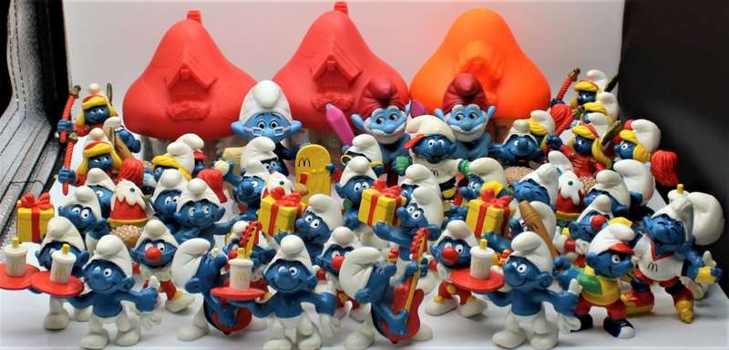 46x McDonalds Smurfs Plus 3x Houses incl 3x SCARCE Happy Meal Smurfs