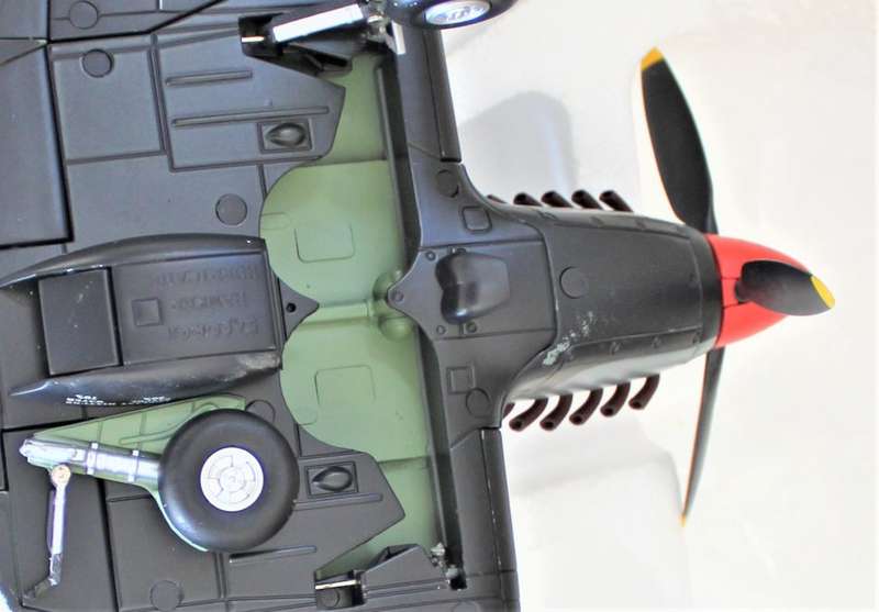Corgi - Limited Edition 1:32 Hawker Hurricane "Night Reaper" - Battle of Britain Memorial Flight