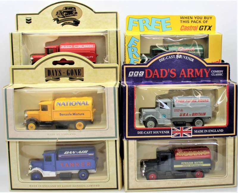 Lledo - LOT 1 - 10x 1934 Mack Tanker Trucks - Mostly Oil & Gas related. - Mint in Box