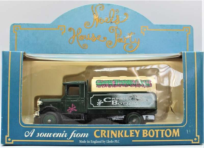 Lledo - LOT 1 - 10x 1934 Mack Tanker Trucks - Mostly Oil & Gas related. - Mint in Box