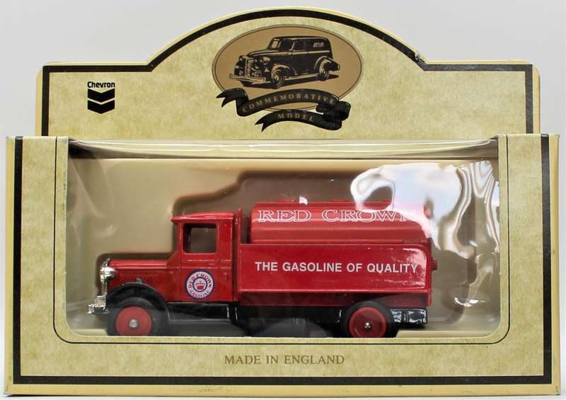 Lledo - LOT 1 - 10x 1934 Mack Tanker Trucks - Mostly Oil & Gas related. - Mint in Box