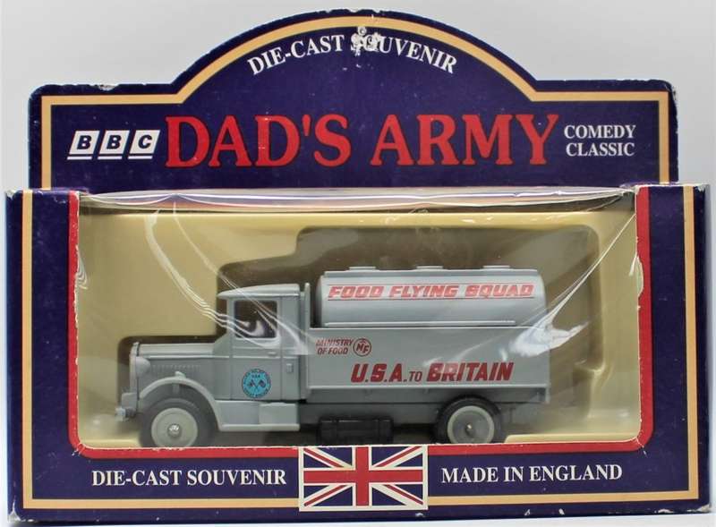 Lledo - LOT 1 - 10x 1934 Mack Tanker Trucks - Mostly Oil & Gas related. - Mint in Box