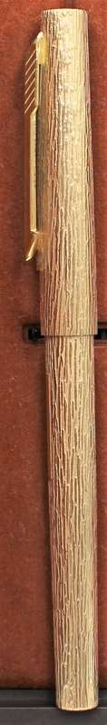 Very Collectable - Parker 105 - Gold-Rolled Bark Finish Ballpoint Pen - 1979-1982 - Boxed