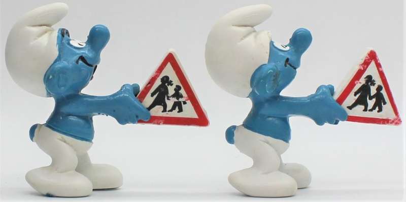 20155 - 2x Traffic Crossing Smurfs - Hand-Painted Originals