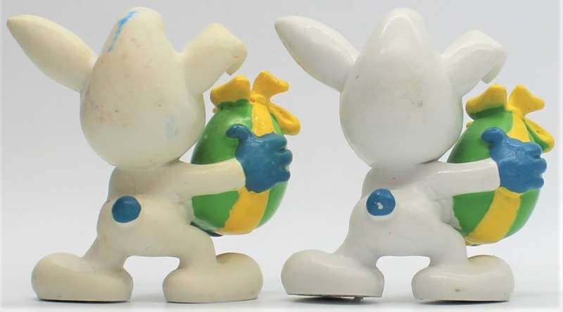 20496 - 2x Different Smurfs in Bunnysuits - Hand-Painted Originals