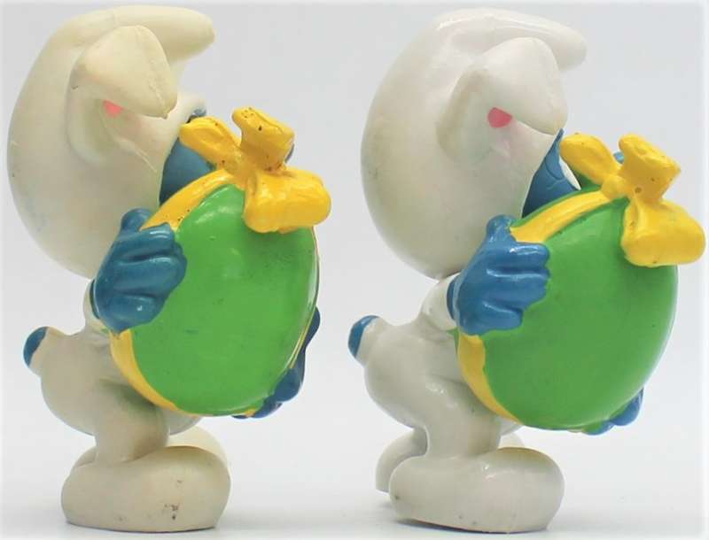 20496 - 2x Different Smurfs in Bunnysuits - Hand-Painted Originals